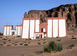 View of Gebel Barkal showing computer reconstructions of major structures (temples, palaces, and outbuildings) superimposed on a current view of the site;
©1991 Bill Riseman; ©1999 Learning Sites, Inc.
